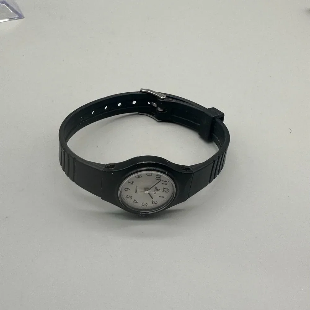 Vintage Lorus Watch Women Black Easy To Read Dial 22MM Round New Battery
